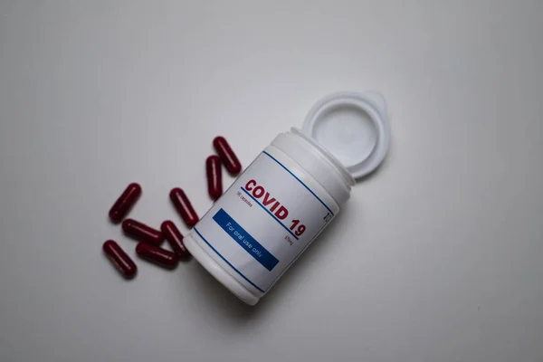 White Covid Antiviral Pill Bottle Open Lying Pills Out Bottle — Stock Photo, Image