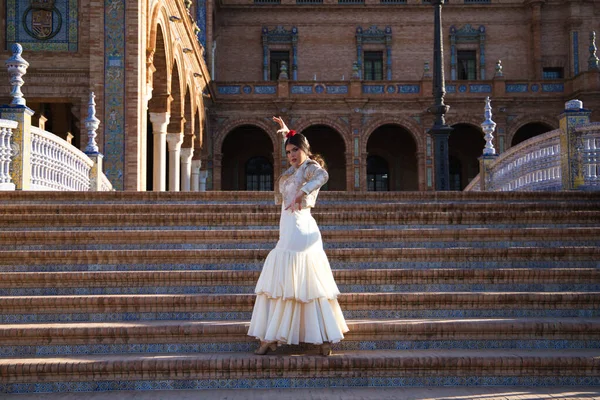 Flamenco Dancer Woman Brunette Beautiful Typical Spanish Dancer Dancing Clapping — Foto Stock