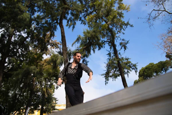 Zigeuner Man Met Lang Haar Dansend Flamenco Een Openlucht Podium — Stockfoto