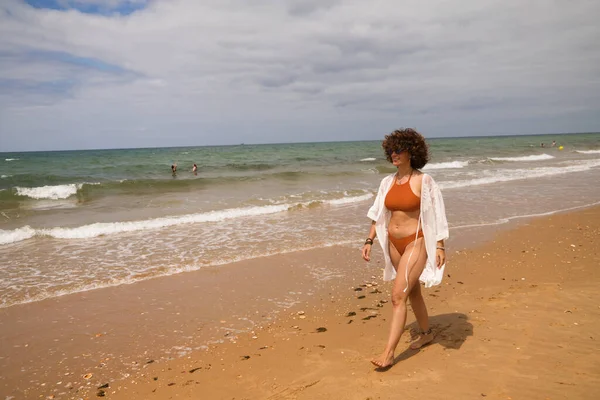 Young Beautiful Woman Bikini Walking Beach Shore Woman Enjoying Her — Φωτογραφία Αρχείου