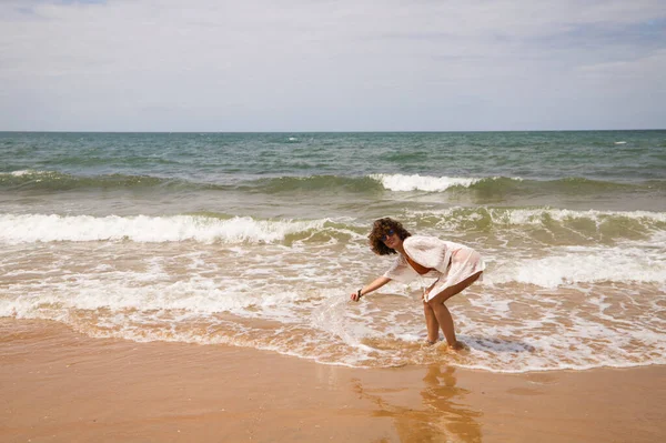 Young Beautiful Woman Bikini Walking Beach Shore Woman Enjoying Her — Photo