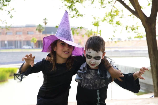 Happy Halloween Girl Dressed Witch Hat Boy Dressed Zombie Have —  Fotos de Stock