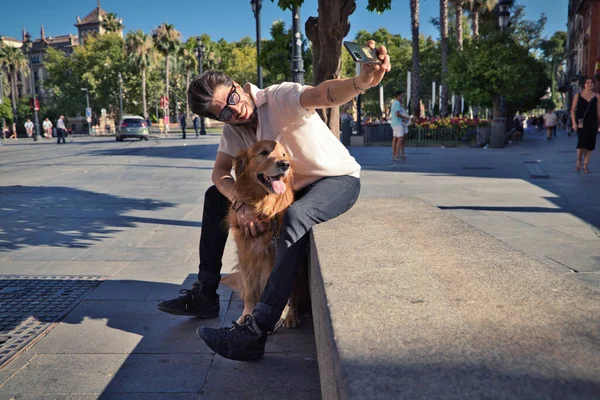 Handsome Young Man Taking Selfie His Brown Golden Retriever Dog — Stockfoto