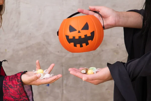 Happy Halloween Details Woman Hands Girl Candy Her Hand Halloween — Stok fotoğraf