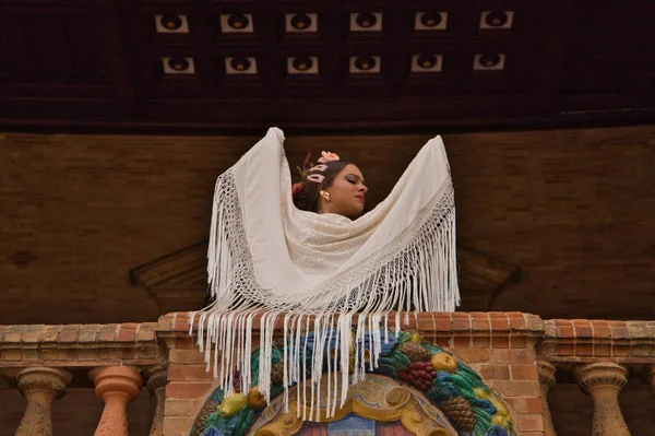Beautiful Teenage Flamenco Dancer Brown Hair Stands Balcony Wearing Shawl — Stockfoto