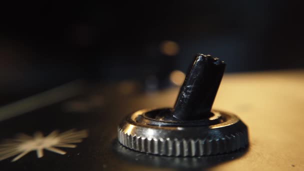 Yakın Plan Çekim Antika Ekipmanların Açma Kapama Düğmelerini Kapat — Stok video