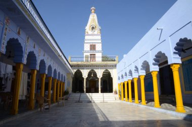 Pushkar 'daki renkli Jain Tapınağı