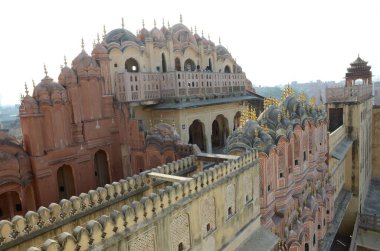 Hawa Mahal 'in arkası, rüzgarların sarayı.