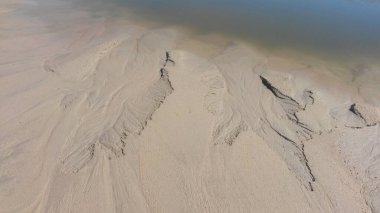 Interesting structures in the sand