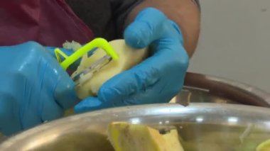 Kurumuş meyve fabrikasında çalışma süreci