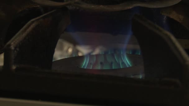 銅鍋でコーヒーを作る — ストック動画