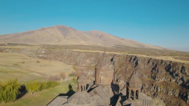 Ermenistan 'daki Saghmosavank, Antik Hıristiyan Kilisesi