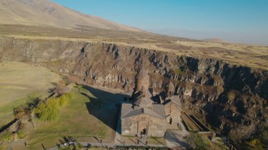 Ermenistan 'daki Saghmosavank, Antik Hıristiyan Kilisesi