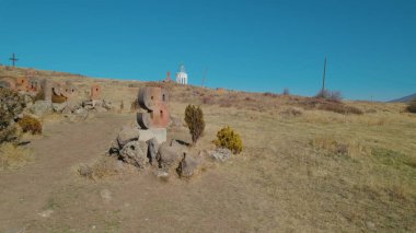 Antik Ermeni Alfabesi Anıtı
