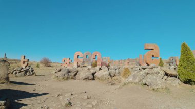 Antik Ermeni Alfabesi Anıtı