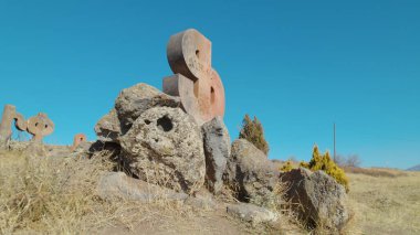 Antik Ermeni Alfabesi Anıtı