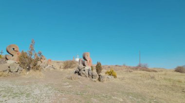Antik Ermeni Alfabesi Anıtı