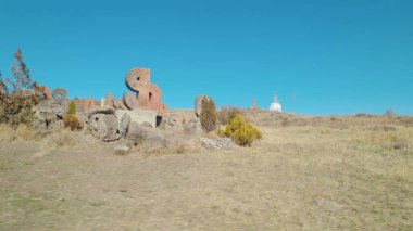 Antik Ermeni Alfabesi Anıtı