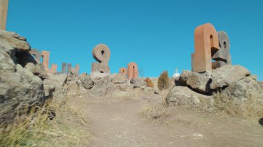 Antik Ermeni Alfabesi Anıtı