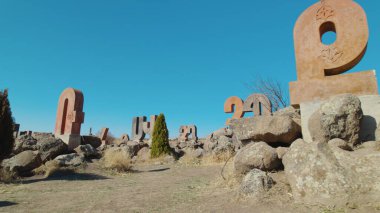 Antik Ermeni Alfabesi Anıtı