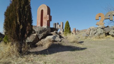 Antik Ermeni Alfabesi Anıtı