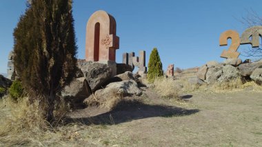 Antik Ermeni Alfabesi Anıtı