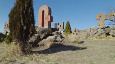 Antik Ermeni Alfabesi Anıtı