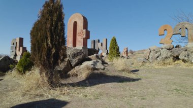 Antik Ermeni Alfabesi Anıtı