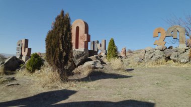 Antik Ermeni Alfabesi Anıtı