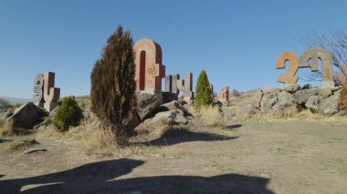 Antik Ermeni Alfabesi Anıtı