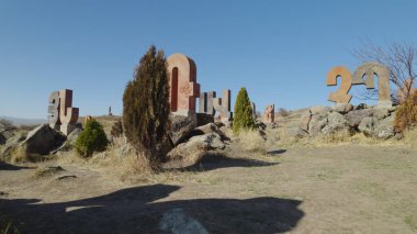 Antik Ermeni Alfabesi Anıtı