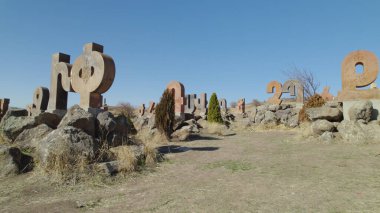 Antik Ermeni Alfabesi Anıtı