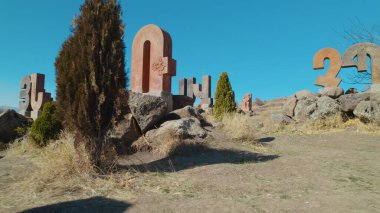 Antik Ermeni Alfabesi Anıtı