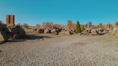 Antik Ermeni Alfabesi Anıtı