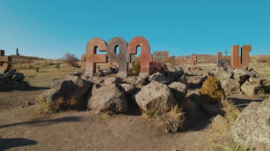 Antik Ermeni Alfabesi Anıtı