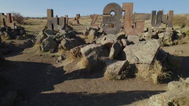 Antik Ermeni Alfabesi Anıtı