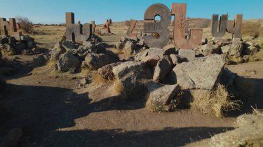 Antik Ermeni Alfabesi Anıtı