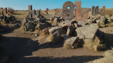 Antik Ermeni Alfabesi Anıtı