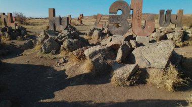 Antik Ermeni Alfabesi Anıtı