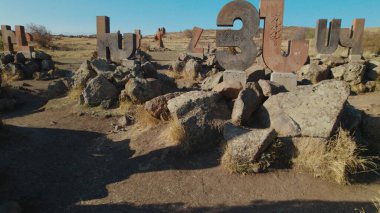 Antik Ermeni Alfabesi Anıtı