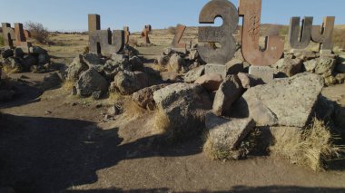 Antik Ermeni Alfabesi Anıtı