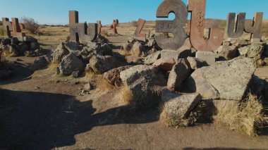 Antik Ermeni Alfabesi Anıtı