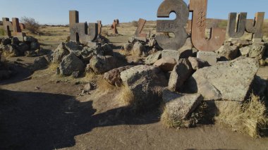 Antik Ermeni Alfabesi Anıtı
