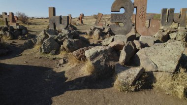 Antik Ermeni Alfabesi Anıtı