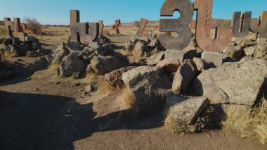 Antik Ermeni Alfabesi Anıtı