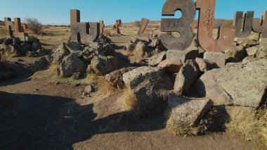 Antik Ermeni Alfabesi Anıtı