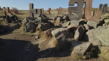 Antik Ermeni Alfabesi Anıtı