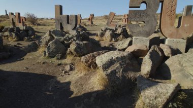 Antik Ermeni Alfabesi Anıtı