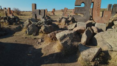 Antik Ermeni Alfabesi Anıtı