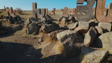 Antik Ermeni Alfabesi Anıtı